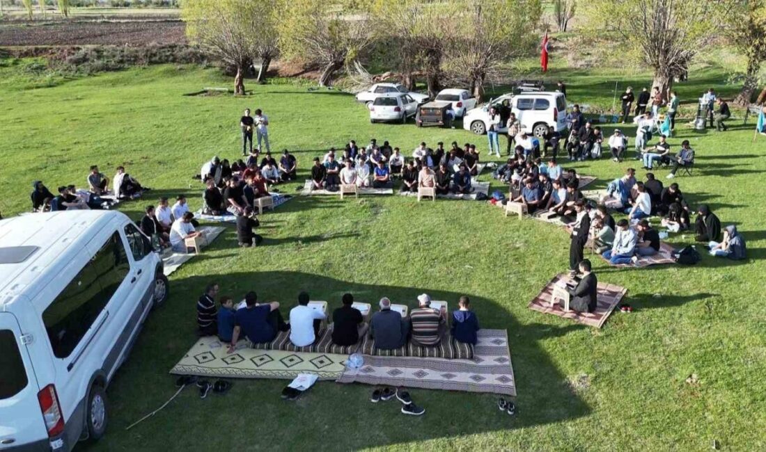 Erzincan’da Kredi Yurtlar Kurumları (KYK) tarafından “Bir sure bir sahabe”