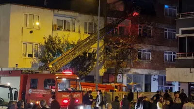 Sakarya’nın Kocaali ilçesinde apartman dairesinde çıkan yangın, itfaiye ekiplerince söndürüldü.