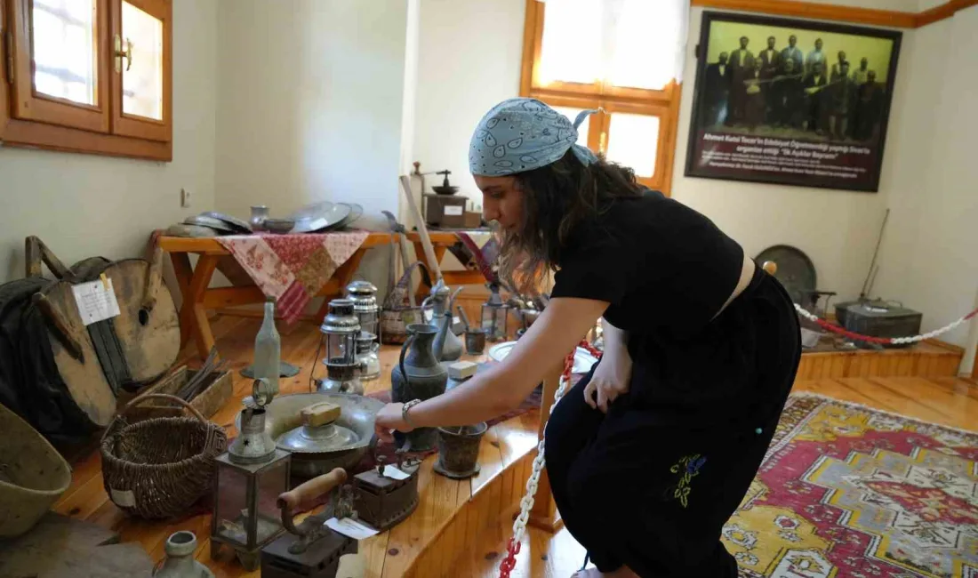 “Orada bir köy var uzakta” adlı şiiri yazan şair Ahmet