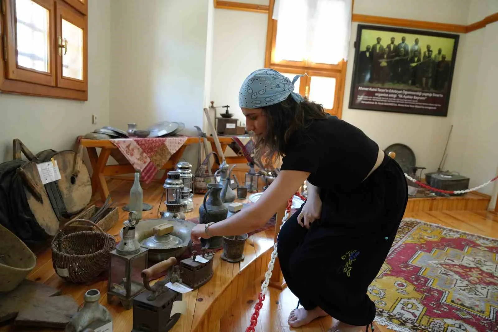 “Orada bir köy var uzakta” adlı şiiri yazan şair Ahmet