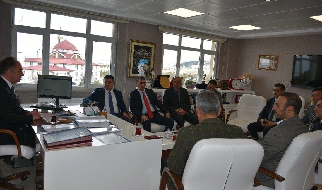 Erzurum Gençlik ve Spor İl Müdürü Levent Çakmur, 8 ilçeye