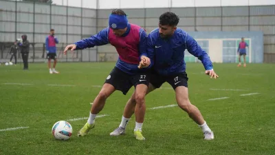 Çaykur Rizespor, Trabzonspor maçı hazırlıklarına hız kesmeden devam ediyor. Teknik