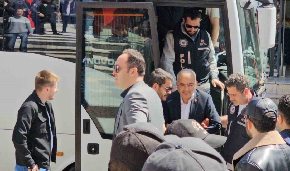 Zonguldak’ın Devrek ilçesinde usulsüzlük iddialarına ilişkin başlatılan soruşturma kapsamında aralarında