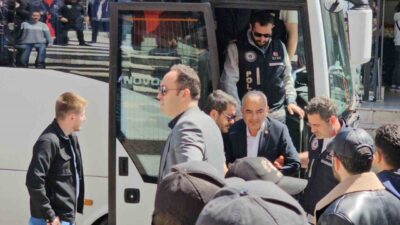 Zonguldak’ın Devrek ilçesinde usulsüzlük iddialarına ilişkin başlatılan soruşturma kapsamında aralarında