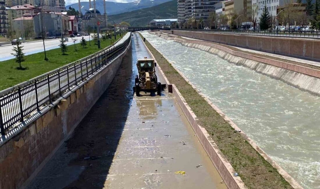 Çoruh Nehri kenarında vatandaşlar için yürüyüş yolu olarak yapılan alanda,