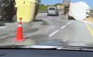 Sakarya’nın Kaynarca ilçesi D020 kara yolunda sürücüsünün kontrolünden çıkan silobas