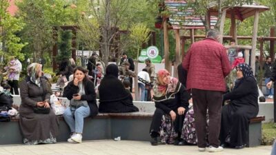 İstanbul’da saat 12.49’da 6.2 büyüklüğünde deprem meydana geldi. Kağıthane’de depremin