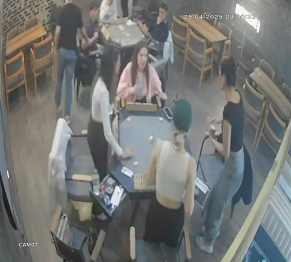 İstanbul’da Büyükçekmece açıklarında 4,3 büyüklüğünde meydana gelen depreme bir grup