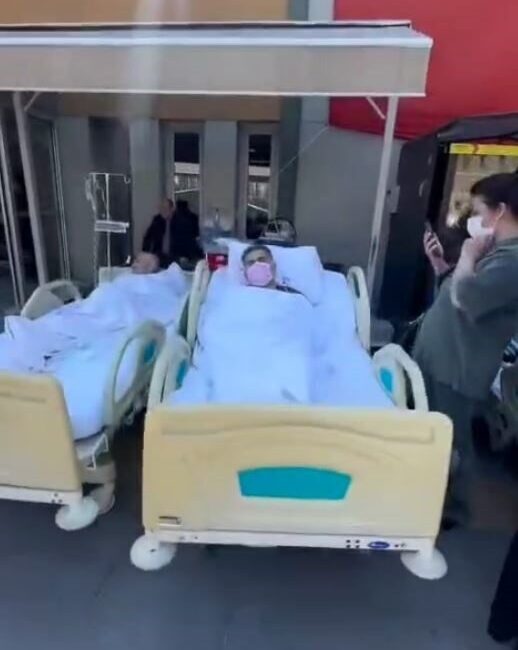 İstanbul’da 6,2 büyüklüğündeki depremin ardından Mehmet Akif Ersoy Göğüs Kalp