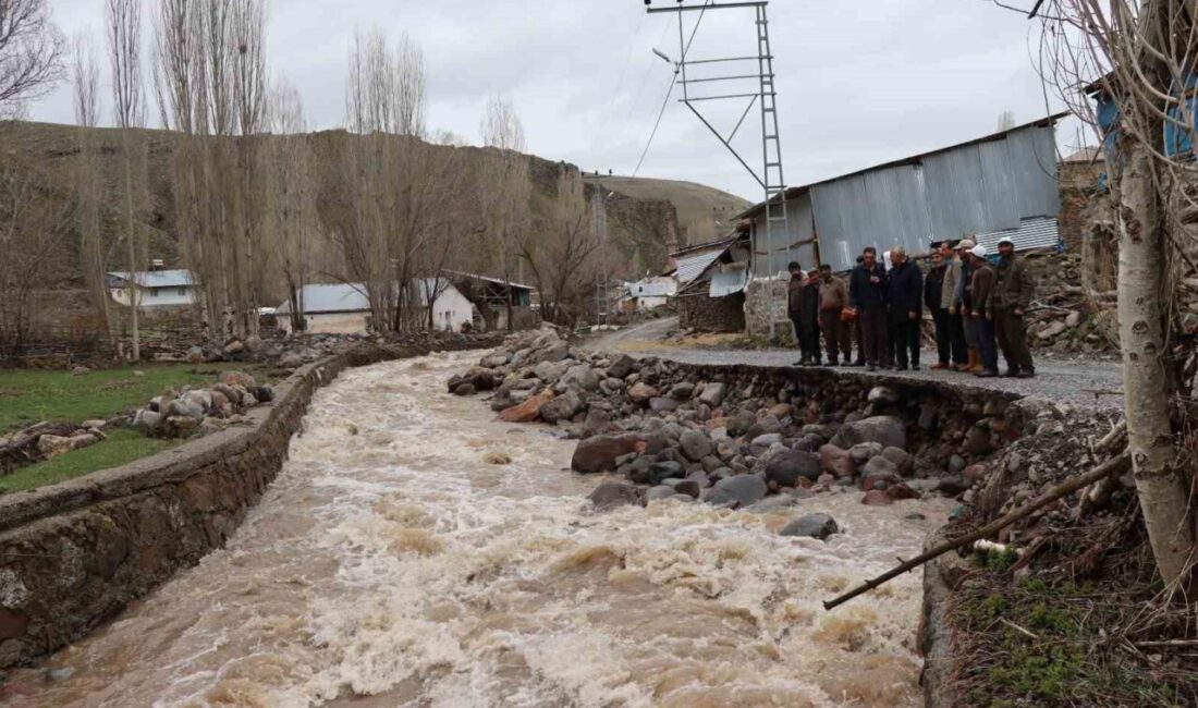 Erzurum’un Oltu ilçesinde etkili olan sağanak yağış ve eriyen kar