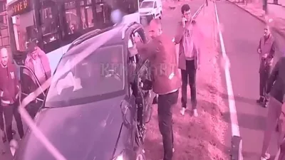 Sivas'ta yaşanan kazada halk otobüsü, tali yoldan çıkan bir cipe