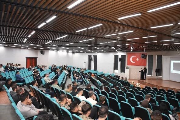 Erzincan polisine “İntihar Saldırılarının Tespiti ve Alınacak Önlemler Bilgilendirme Semineri”