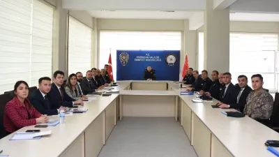 Erzincan İl Emniyet Müdürü Zafer Baybaba, birim amirleriyle toplantı gerçekleştirdi.