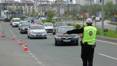 Bayram tatilinin ardından Ordu'da polis ekipleri, sürücüleri uyardı. İl Emniyet