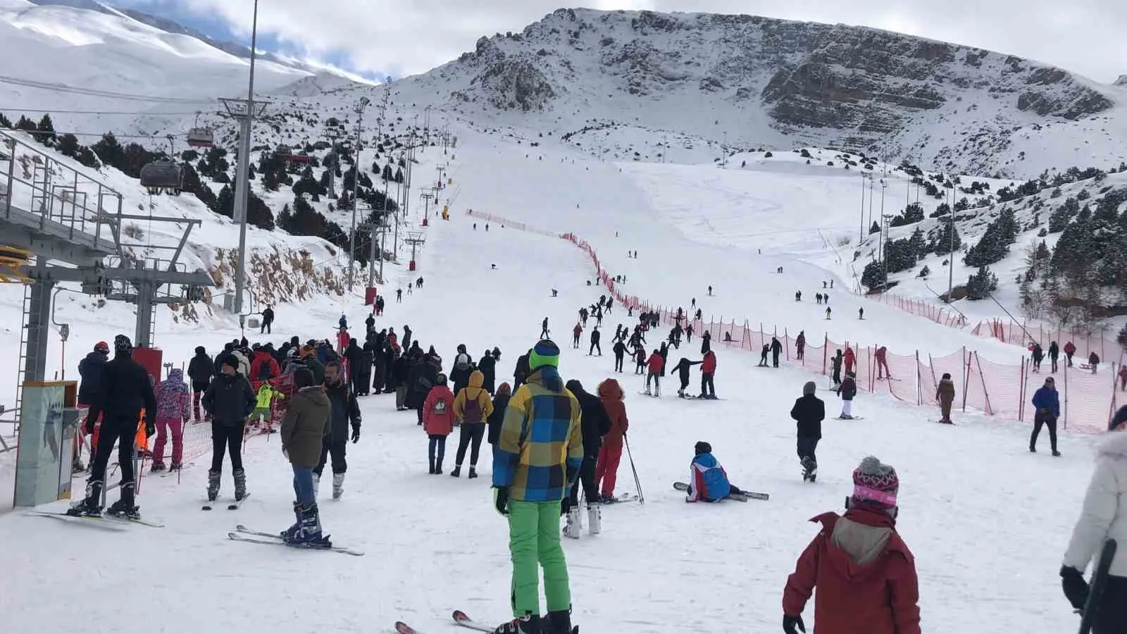 Erzincan'daki Ergan Kayak Merkezi bu sezon 1 milyon 900 bin