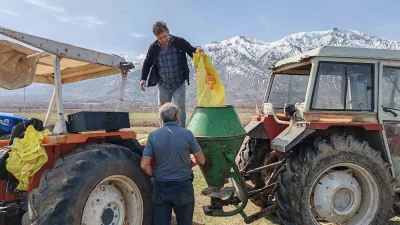 Erzincan'da hayvancılık sektöründe kaba yem açığını gidermek için meralarda gübreleme