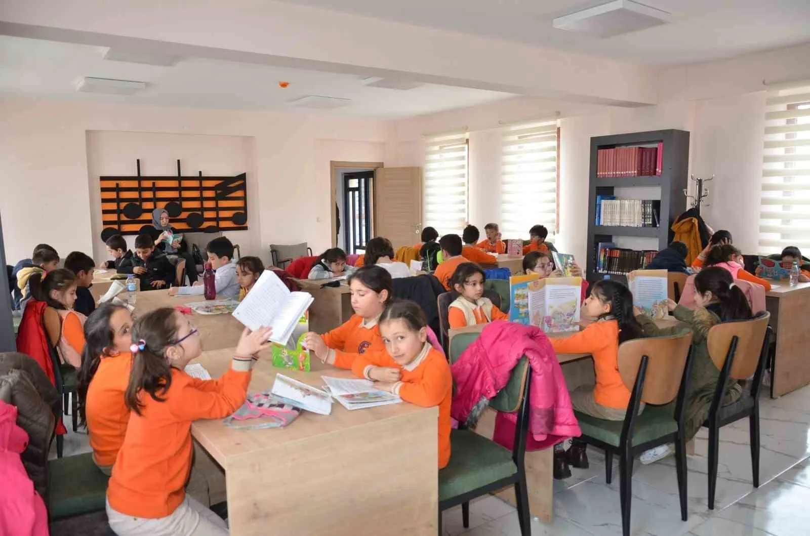 Erzincan'da 2024 yılında 14 kütüphanede 199 bin 700 kitap, 351