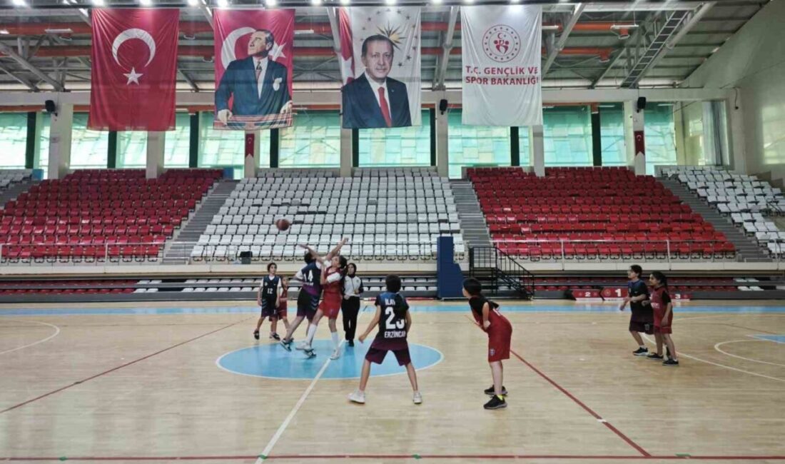 Erzincan’da 23 Nisan etkinlikleri kapsamında Basketbol İl Birinciliği müsabakaları düzenlendi.