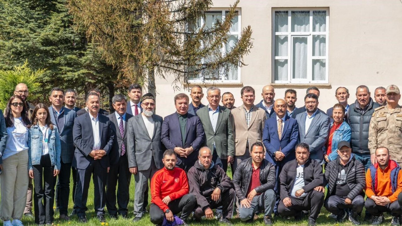 Erzincan Valisi Hamza Aydoğdu’nun başkanlığında, “Değer Erzincan Spor Kulüpleri” kapsamında