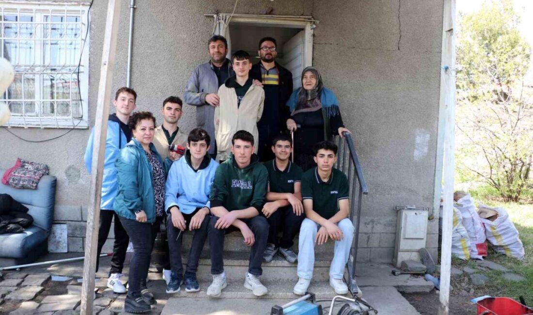 Erzincan’da meslek lisesi öğrencileri, yaşlılar ile ihtiyaç sahibi ailelerin evlerinde