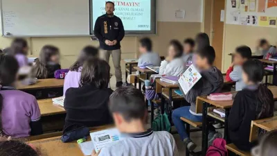 Erzincan’da öğrencilere dijital dünyada karşılaşabilecekleri tehlikelerden korunmaları için farkındalık eğitimi