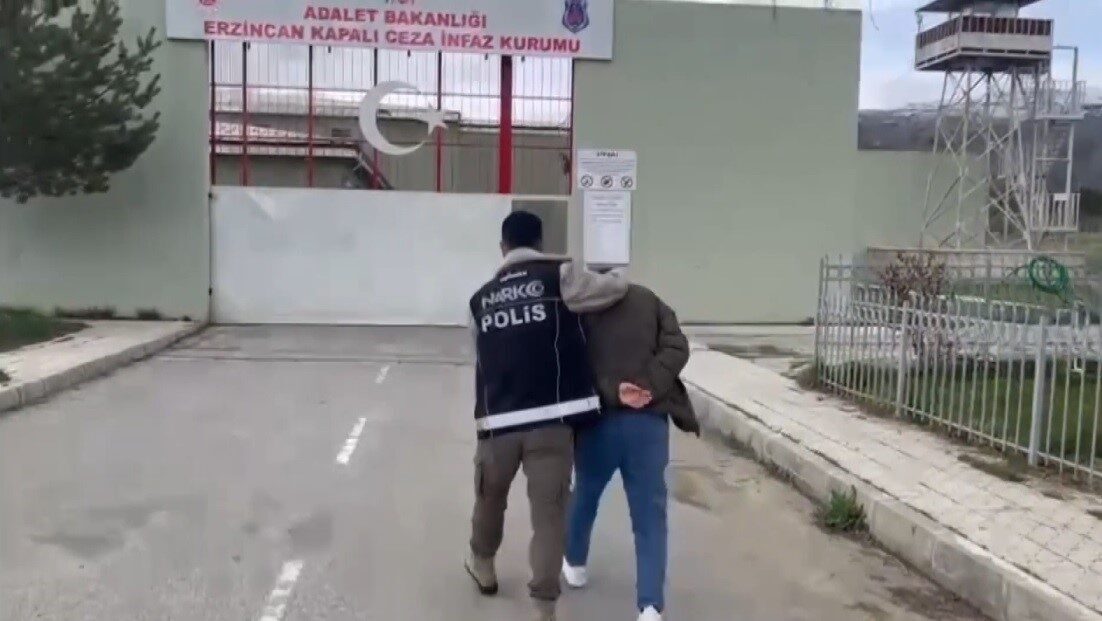Erzincan’da uyuşturucu ticareti yapmak suçundan yakalanan 1 kişi tutuklandı. İl