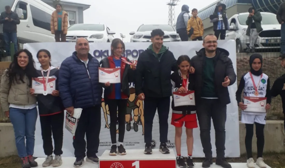 Şehit Jandarma Er Fatih Caybaşı Ortaokulu öğrencisi Zeynep Tuzlacı, Erzurum’da