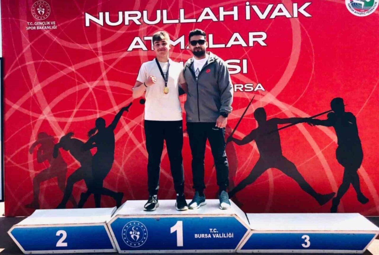 Bursa’da düzenlenen Nurullah İvak Atmalar Türkiye Şampiyonası’nda Erzincanlı sporculardan Poyraz