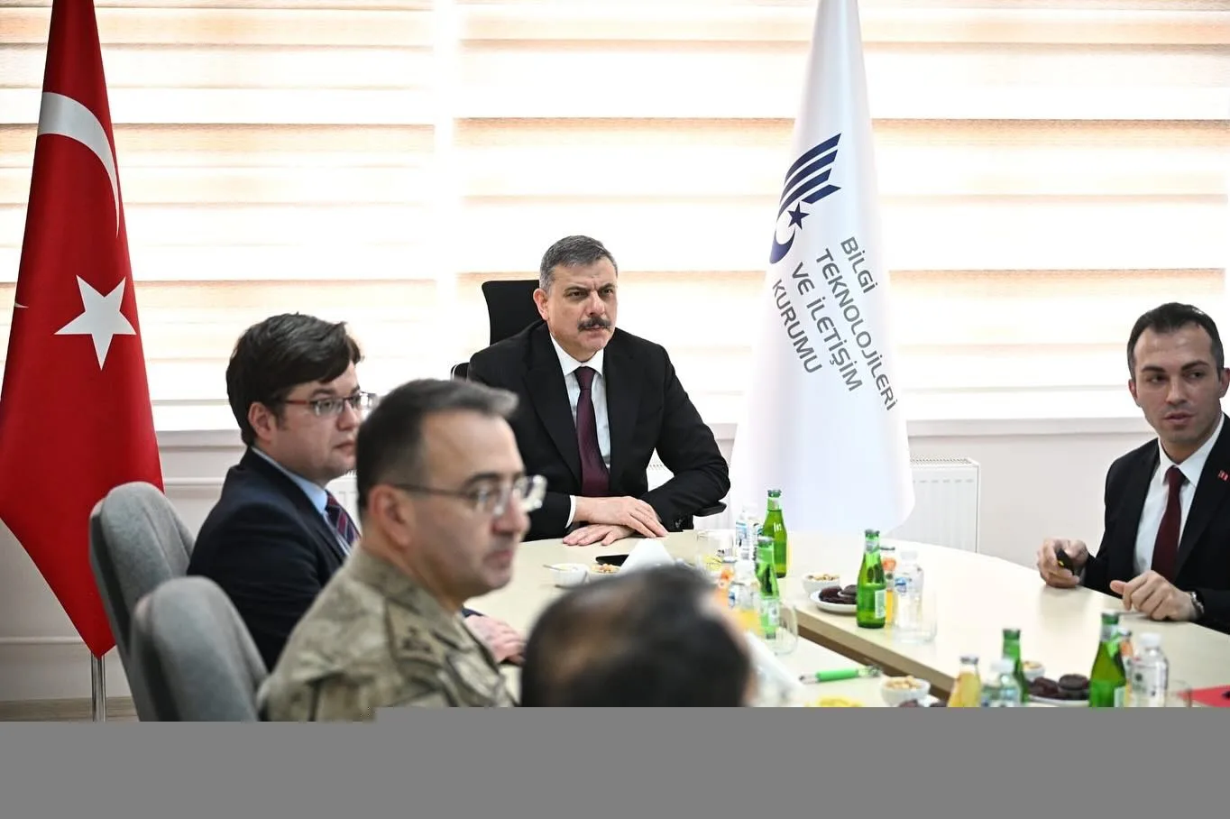 Erzurum Valisi Mustafa Çiftçi, BTK'dan brifing aldı. Düşük yörünge uydu