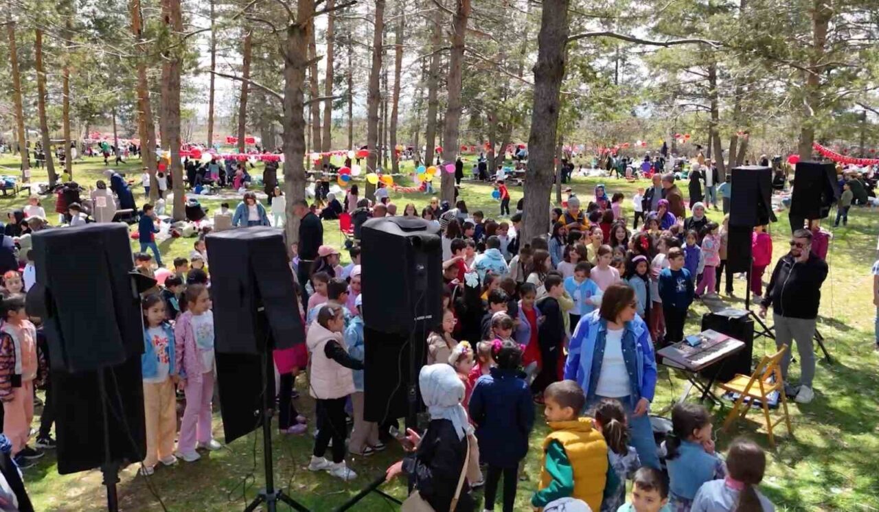 23 Nisan Ulusal Egemenlik ve Çocuk Bayramı, Borsa İstanbul İnönü