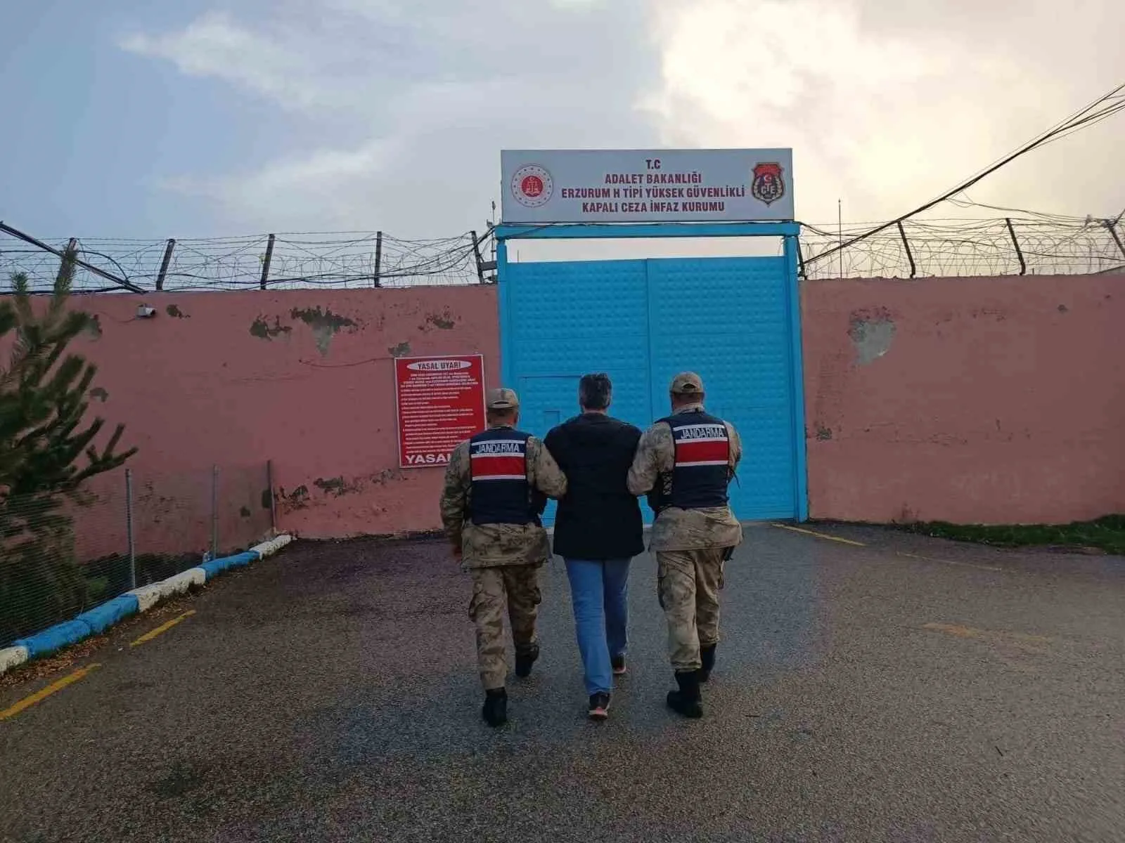 Erzurum’da FETÖ/PDY terör örgütüne üye olmak suçundan aranan bir şahıs