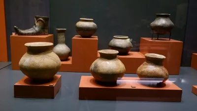 Erzurum Arkeoloji Müzesi'nde bulunan Karaz Kültürüne ait pişmiş toprak hayvan