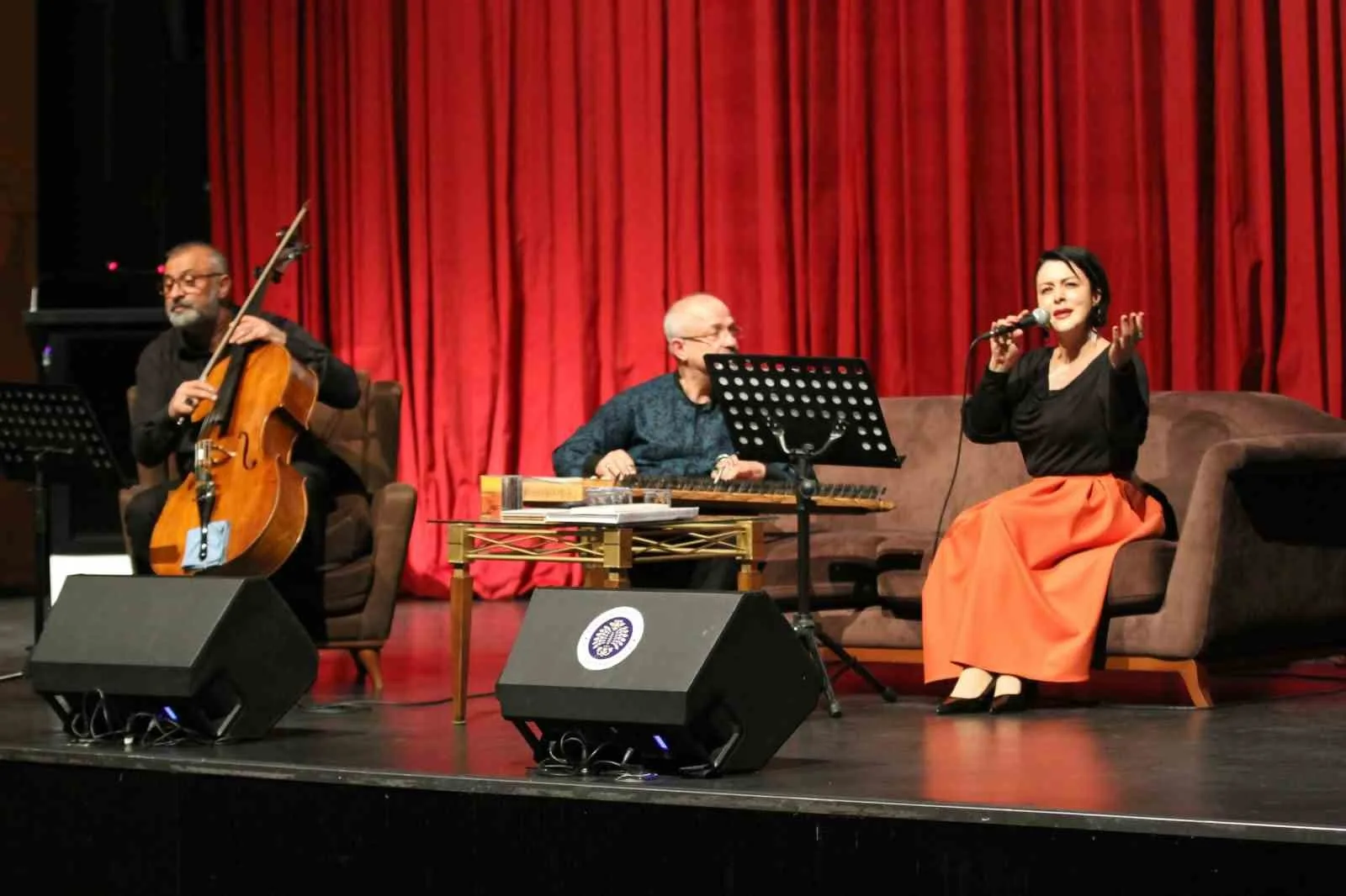 Erzurum'da düzenlenen "Türk Müziği Özel Konseri"ne, birçok önemli isim katıldı.