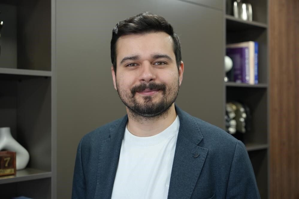 Plastik, Rekonstrüktif ve Estetik Cerrahi Uzmanı Opr. Dr. Emre Kıymık,