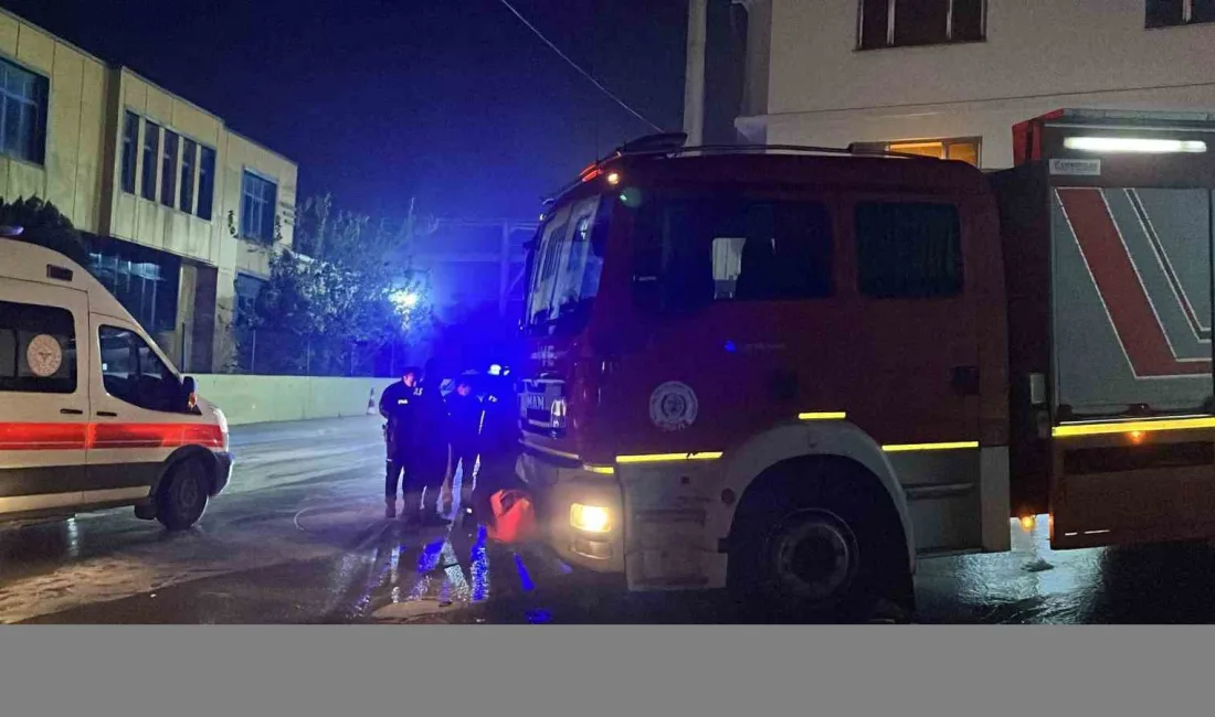 Kocaeli'nin Gebze ilçesindeki bir fabrikada çıkan yangın, hızlı itfaiye müdahalesi