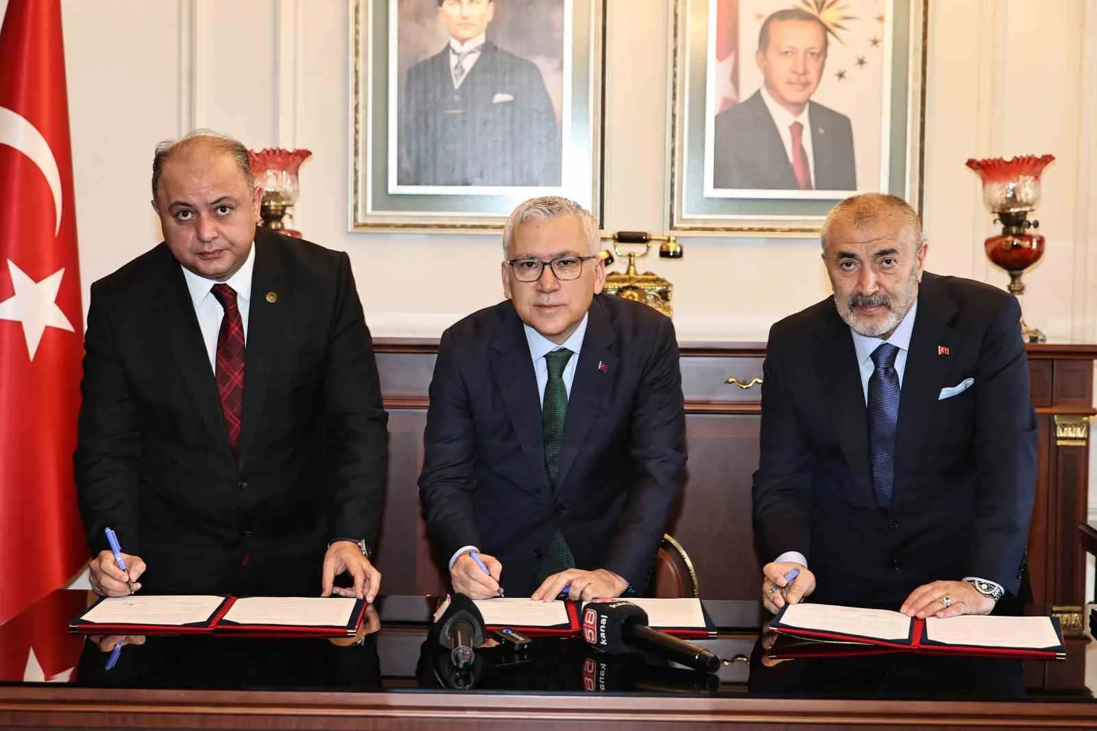 Sivas’ta Eski Sanayi Kentsel Dönüşüm alanında hayırsever iş insanı Adem