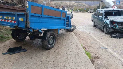 Sivas'ın Gürün ilçesinde meydana gelen kazada, Fiat Tofaş marka otomobil