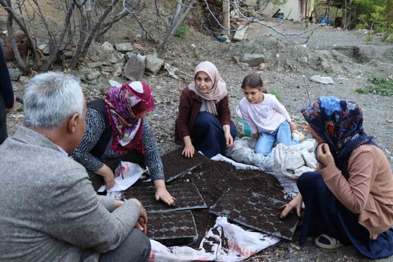 Erzurum’un Oltu ilçesine bağlı Ayvalı Mahallesi’nde yaşayan vatandaşlar, bahar aylarının