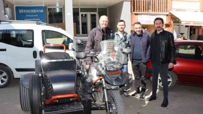 Fransız emekli Bibicnne Patrice, motosikletiyle çıktığı uzun yolculukta anlamlı bir