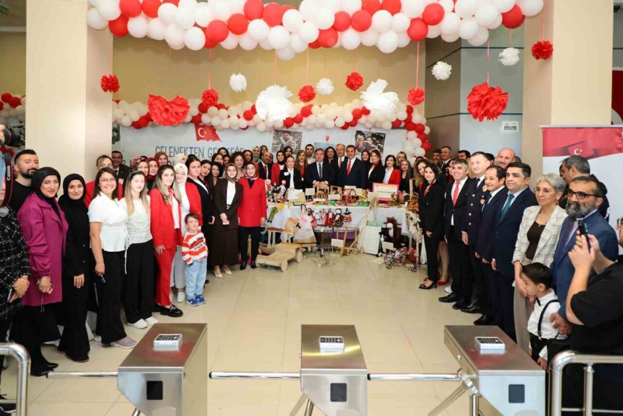 Vali Hamza Aydoğdu ve beraberindeki protokol üyelerinin katılımıyla “Gelenekten Geleceğe