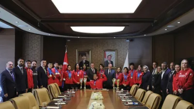 Gençlik ve Spor Bakanı Dr. Osman Aşkın Bak, Finlandiya'da düzenlenen