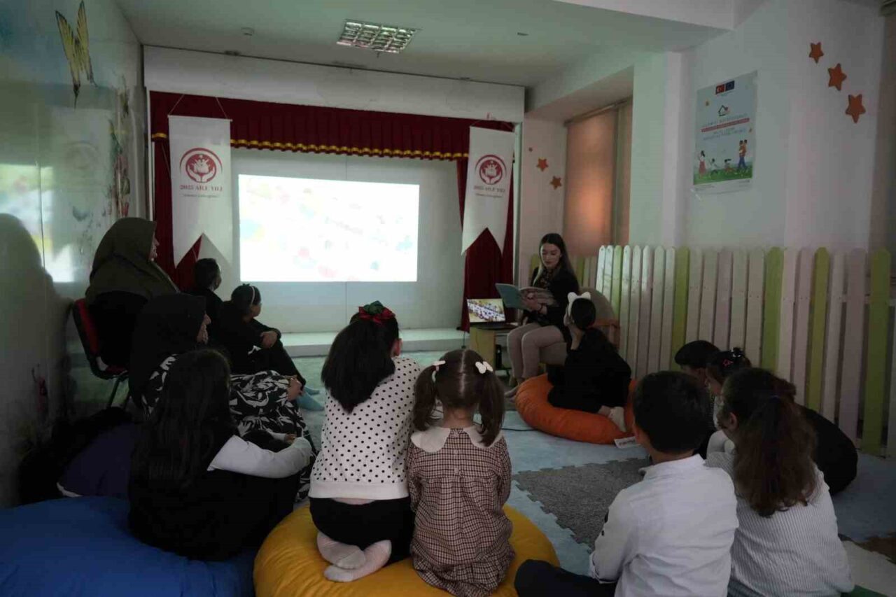 Gümüşhane’de 2025 Aile Yılı kapsamında ‘Ailemle Okuyorum’ etkinliği düzenlendi. Gümüşhane’de