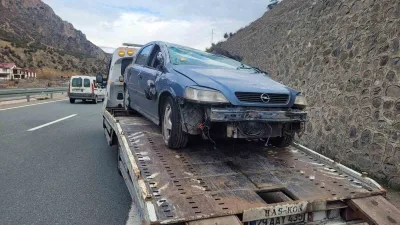 Gümüşhane'de meydana gelen trafik kazasında 55 RA 855 plakalı otomobilin