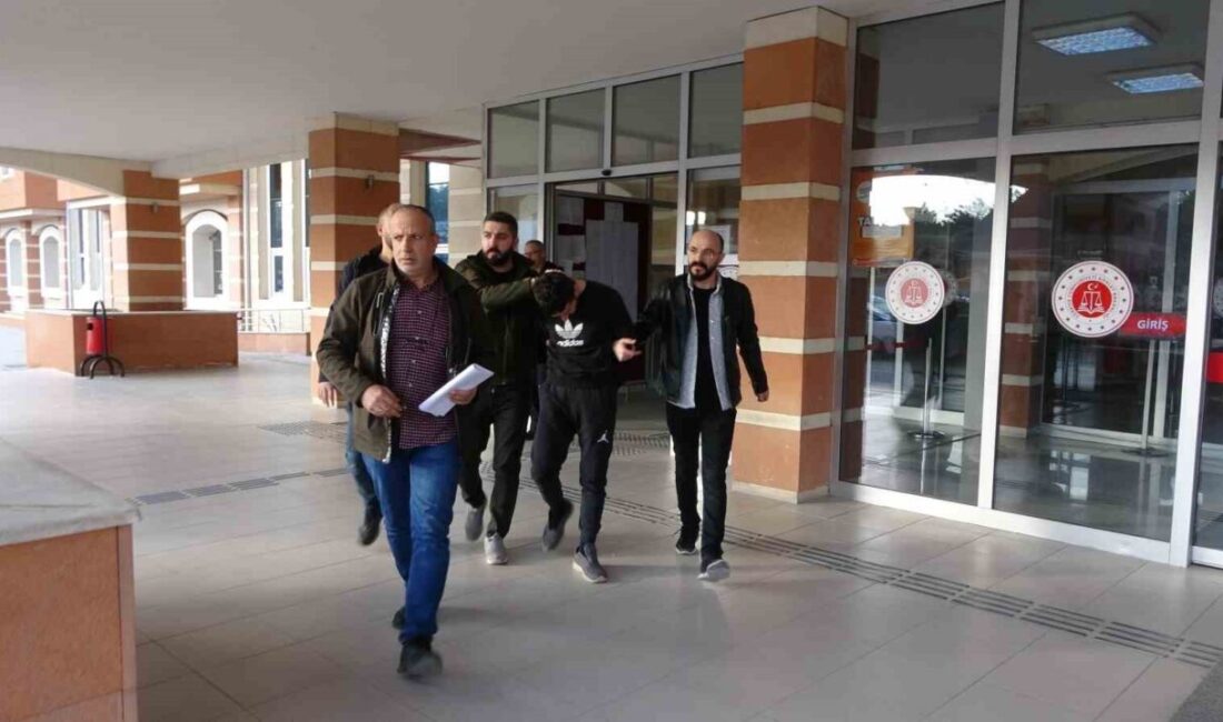 Kastamonu’da uyuşturucu etkisi altındayken tartıştığı babasının evini basıp etrafa rastgele