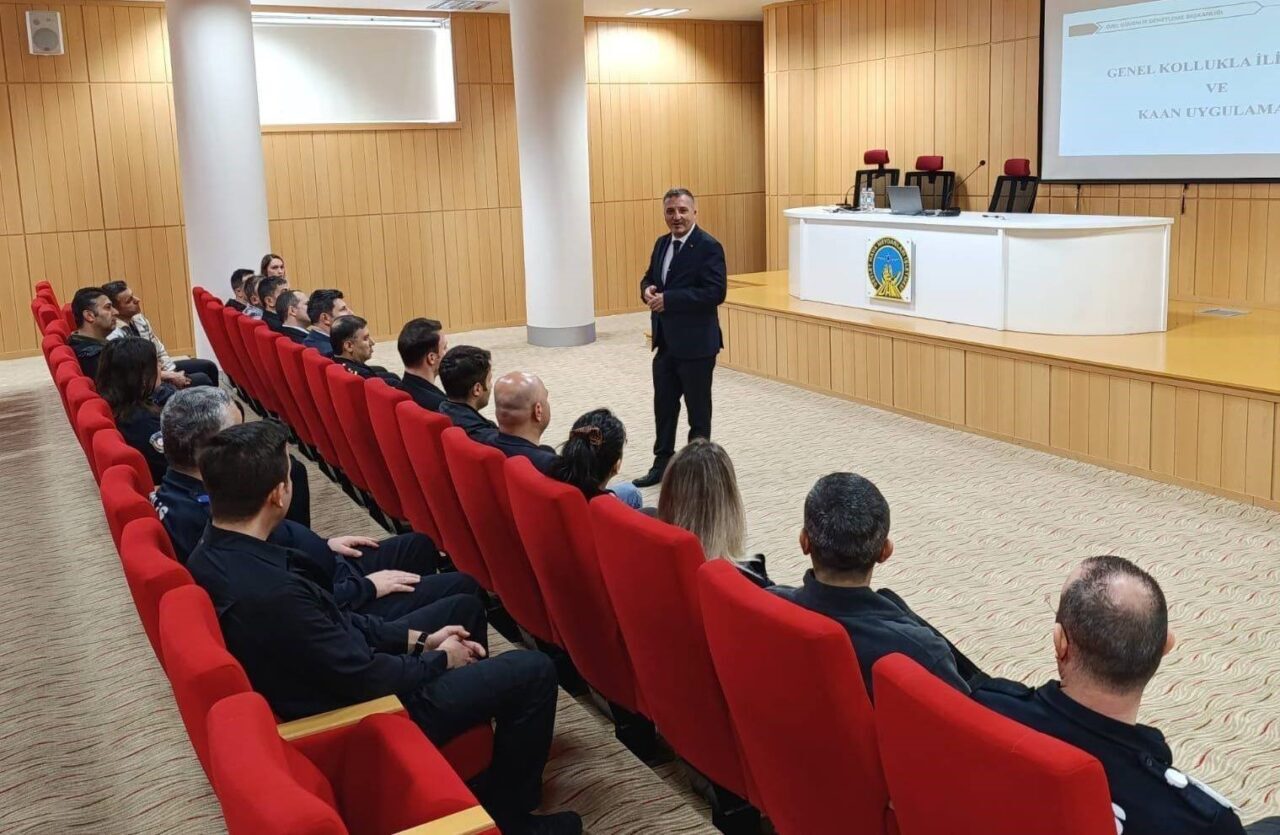 Erzincan Yıldırım Akbulut Havalimanında görevli güvenlik görevlilerine eğitim verildi. Özel