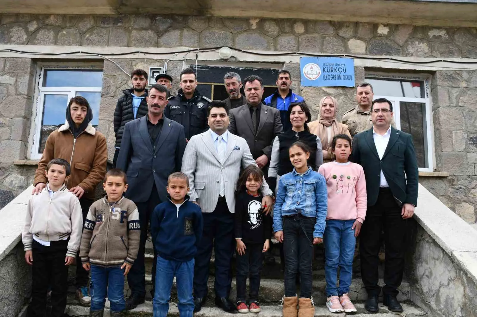 Erzurum’un Şenkaya ilçesine bağlı Kürkçü Mahallesi’nde bulunan ilkokul, hayırsever iş