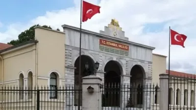 İstanbul Valiliği, bazı okullardaki öğretmenlerin açığa alındığı ve mağdur edildiği