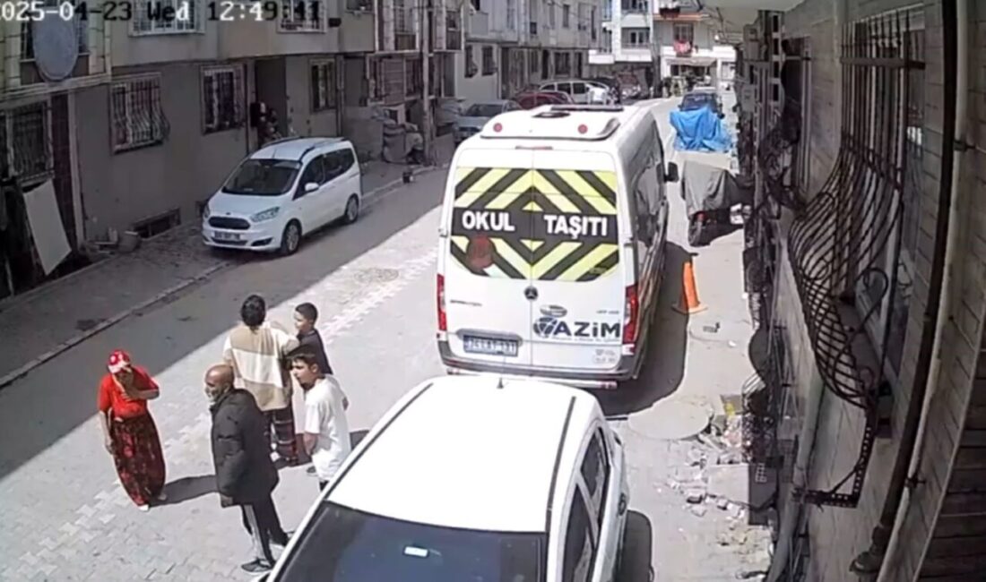 İstanbul’da 6.2 büyüklüğünde meydana gelen deprem sırasında Esenyurt’ta evlerinde bulunan