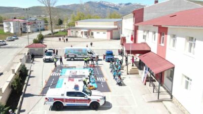 Bayburt İl Jandarma Komutanlığı Trafik Kısım Amirliği personellerince ilkokul ve