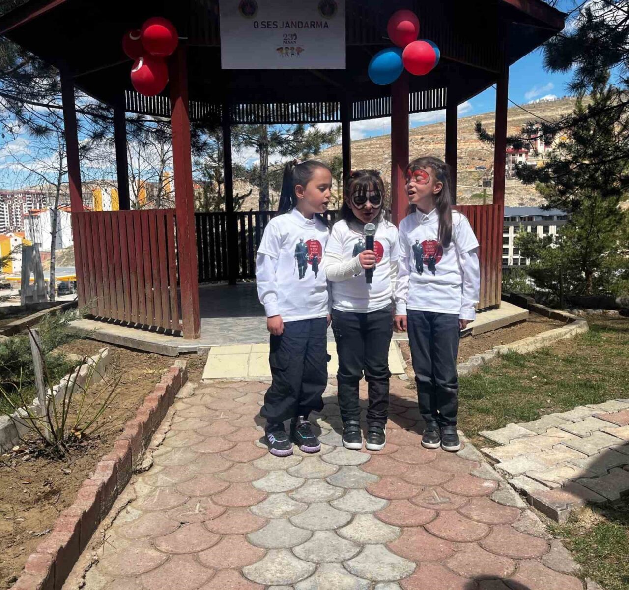 Bayburt İl Jandarma Komutanlığı tarafından 23 Nisan Ulusal Egemenlik ve